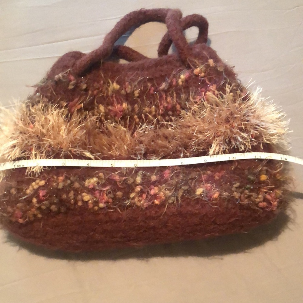 Unique Woolen Handbag - Picture 4 of 6